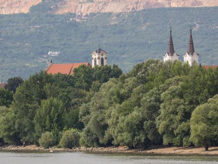 river cruise on the danube river