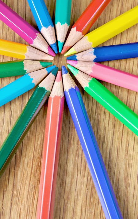 assorted colour pencils close up makin a circle