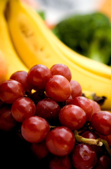 grapes in red together with other fruits